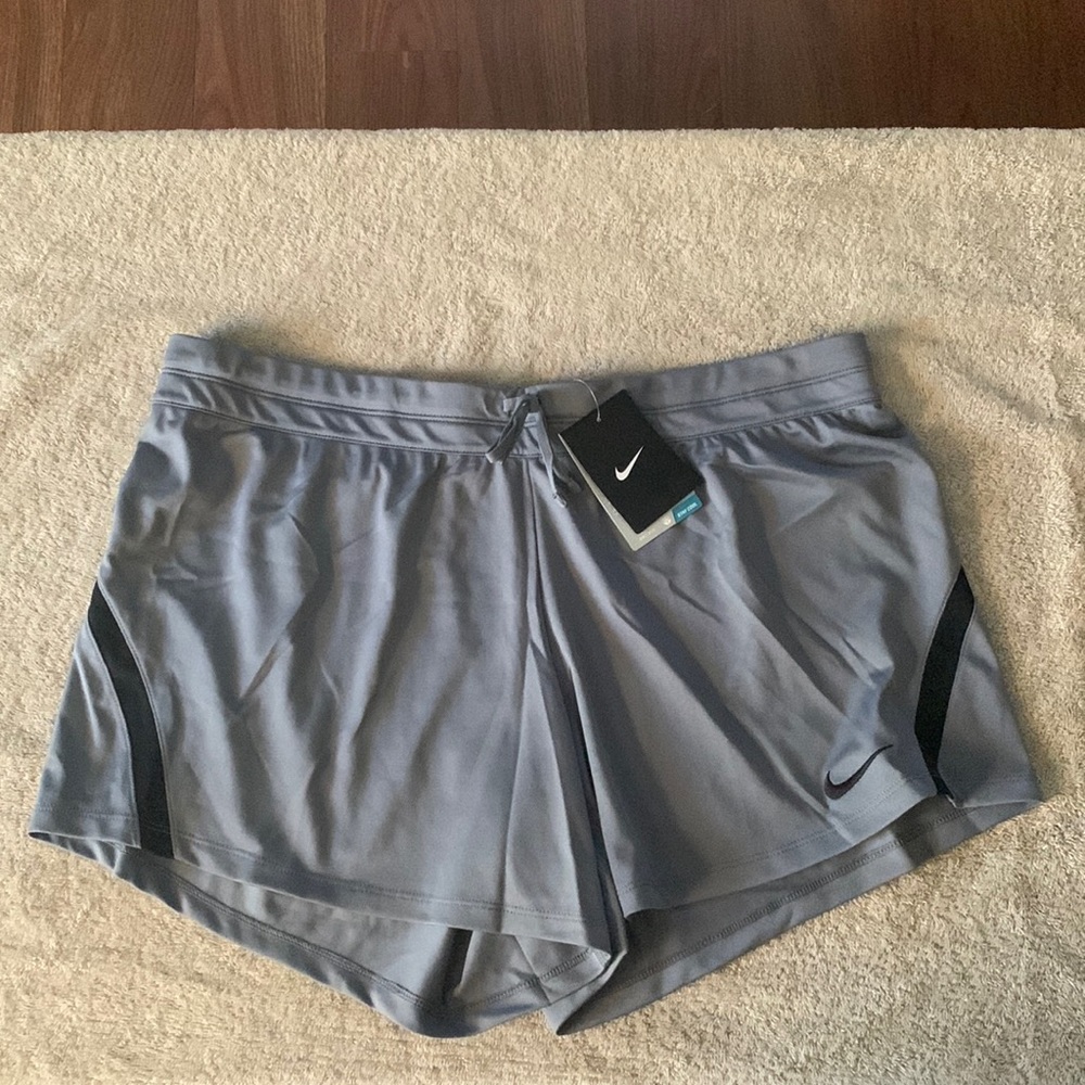 New Women’s Nike XL shorts